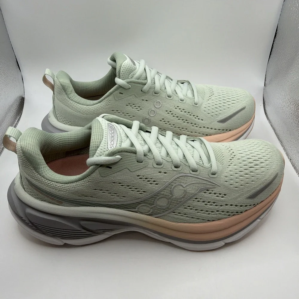 Saucony Womens Hurricane 25 Comfortable Athletic Shoes Mist Cameo Size 8.5. New